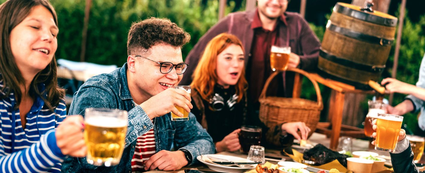 What can you expect from a dining experience at Everards Brewery?